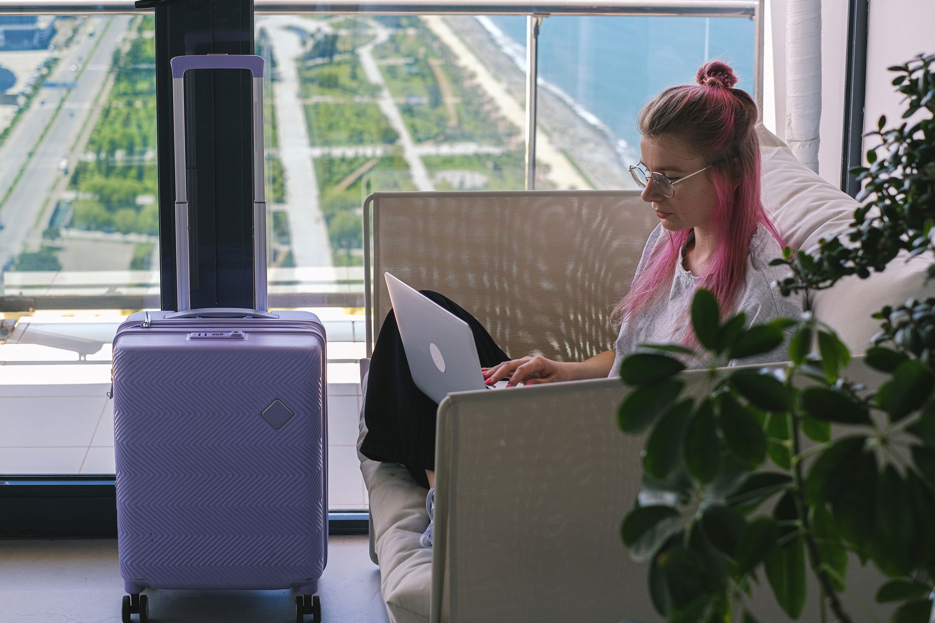 Genie Traveler related scene photograph