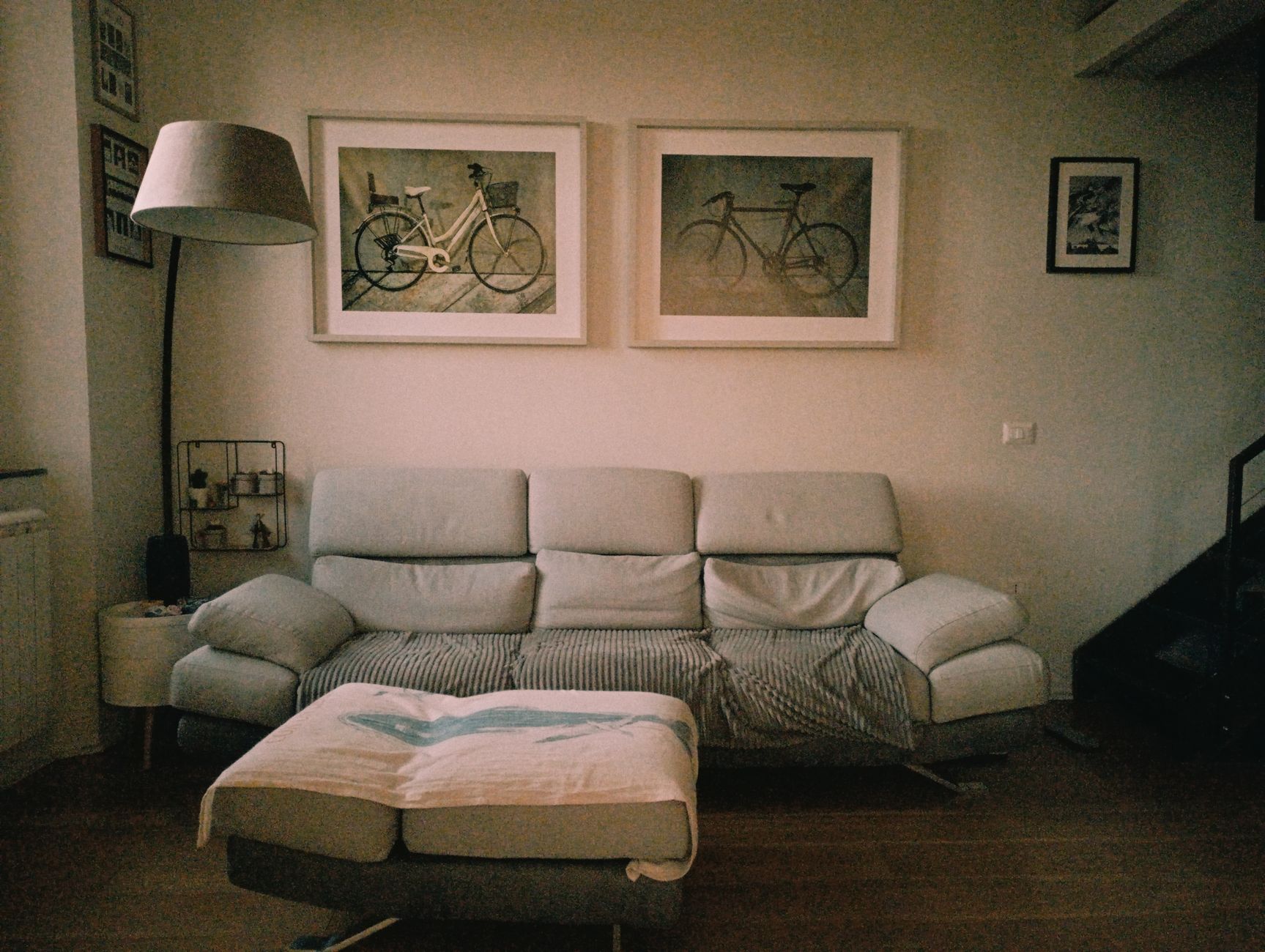 Aosom.com related scene photograph