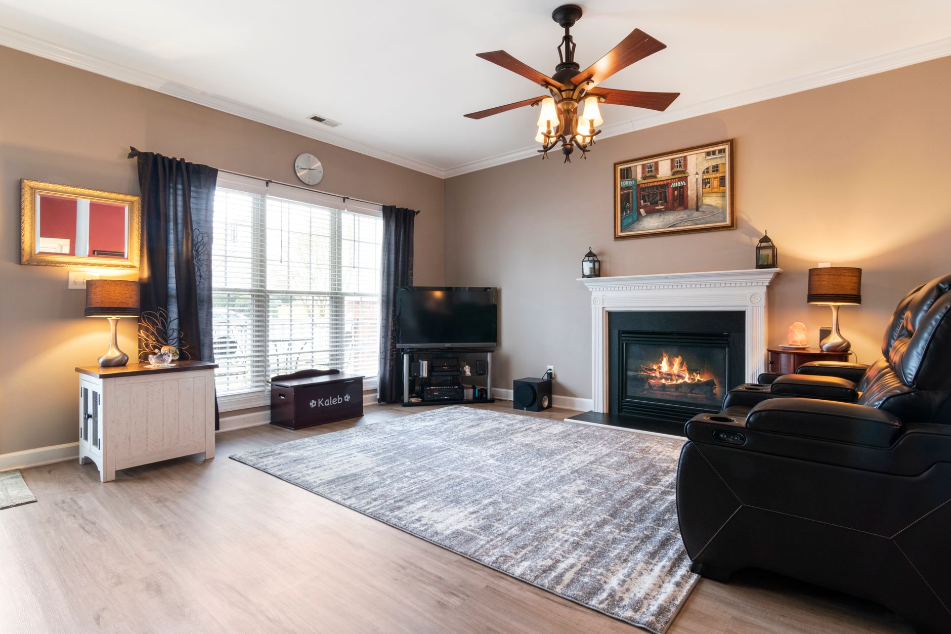 Interiorlabels ES related scene photograph