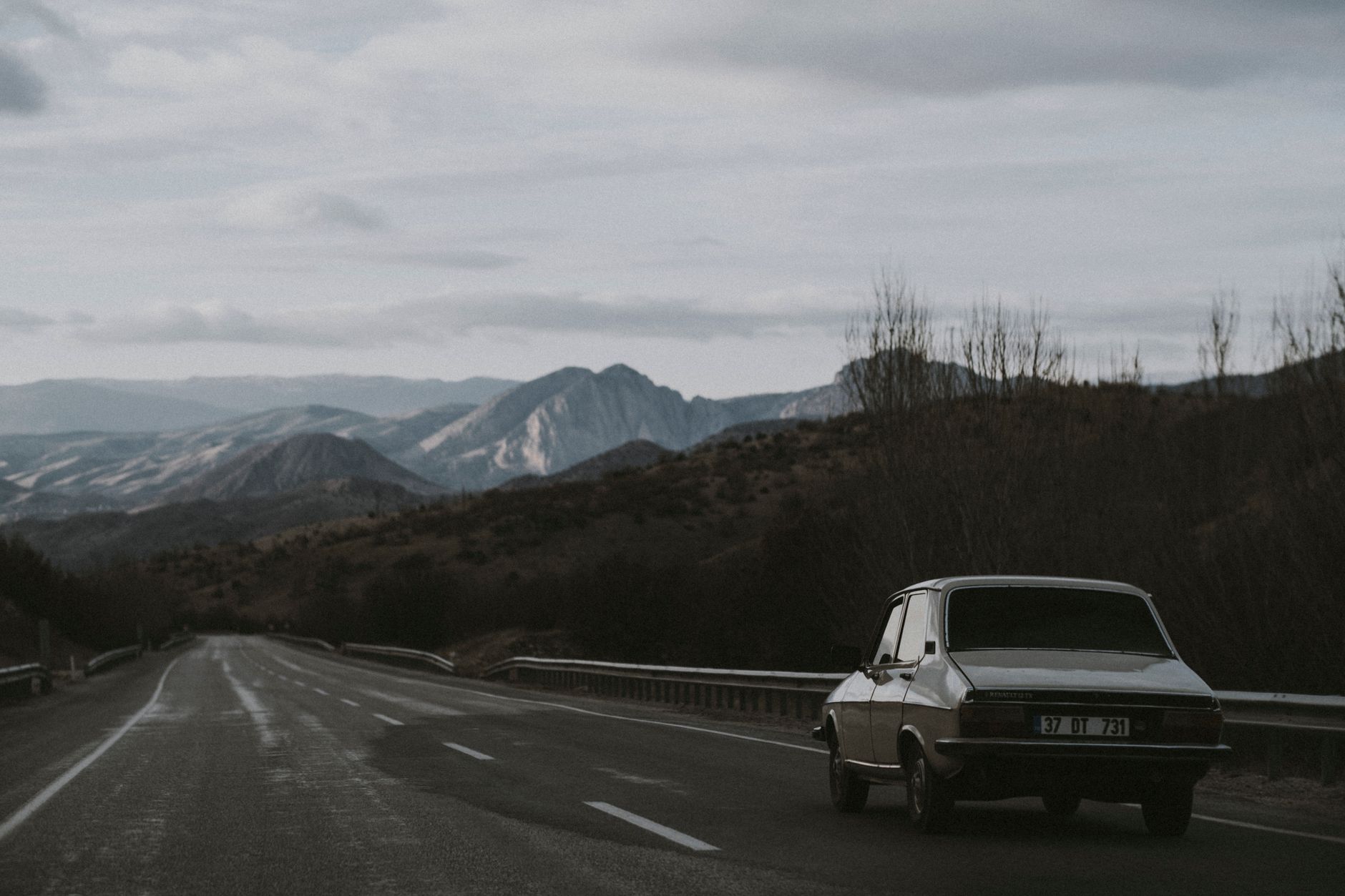 Motoin ES related scene photograph